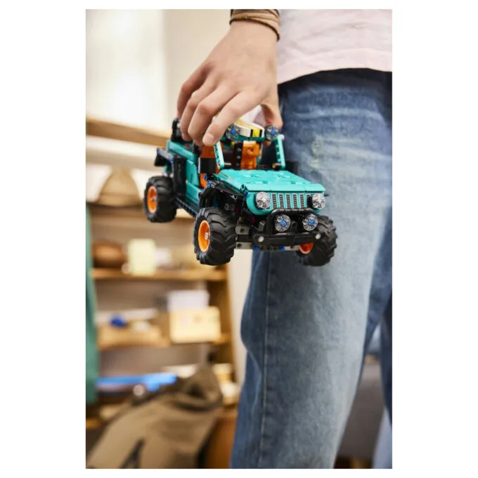 LEGO 42227 Technic Jeep Wrangler Rubicon Gelndewagen — image 13