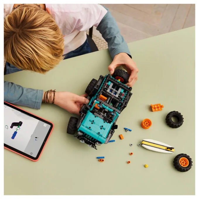 LEGO 42227 Technic Jeep Wrangler Rubicon Gelndewagen — image 24