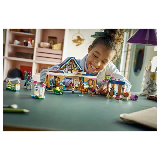 LEGO 42688 Friends Pferdestall und Reitschule — image 22