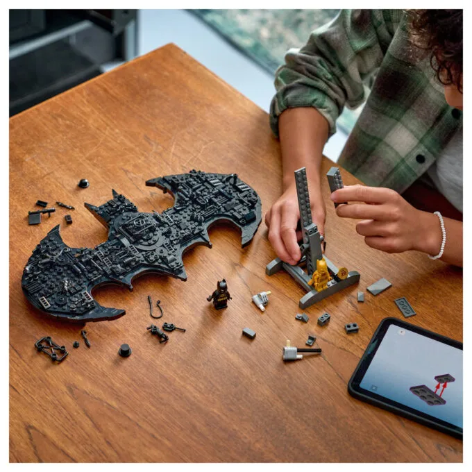 LEGO 76330 DC Super Heroes Batman Logo — image 18