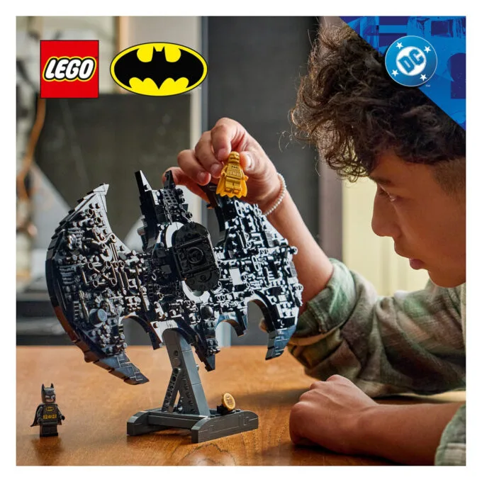 LEGO 76330 DC Super Heroes Batman Logo — image 9