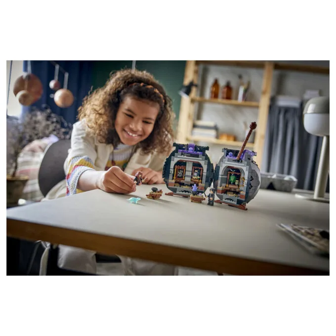 LEGO Harry Potter 76464 Kessel: Geheimes Klassenzimmer — image 2