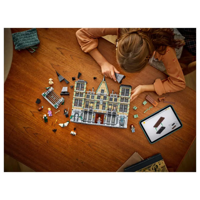 LEGO Harry Potter Landsitz der Familie Malfoy 76453 — image 8