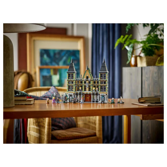 LEGO Harry Potter Landsitz der Familie Malfoy 76453 — image 9