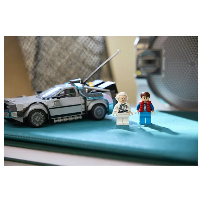 LEGO Speed Champions 77256 Zeitmaschine aus Zurück in die Zukunft — image 13