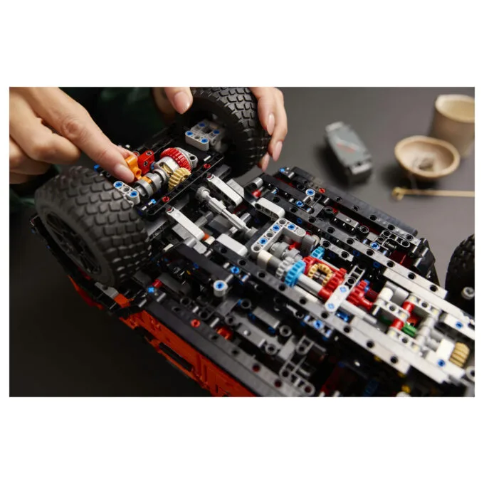 LEGO Technic Mercedes-Benz G500 Professional Line 42177 — image 11
