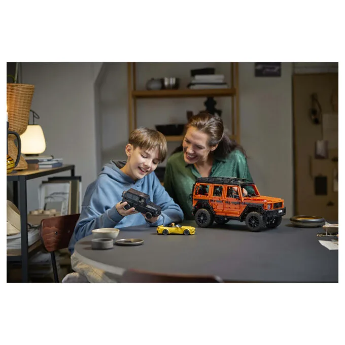 LEGO Technic Mercedes-Benz G500 Professional Line 42177 — image 12