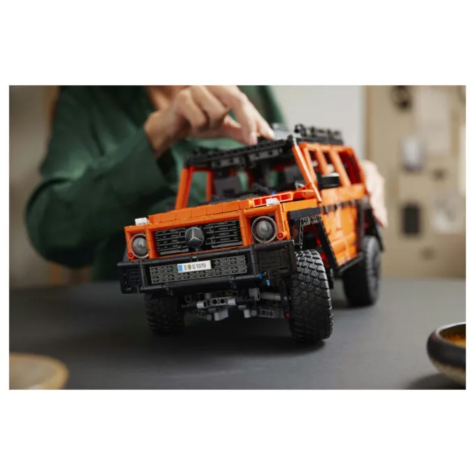 LEGO Technic Mercedes-Benz G500 Professional Line 42177 — image 14