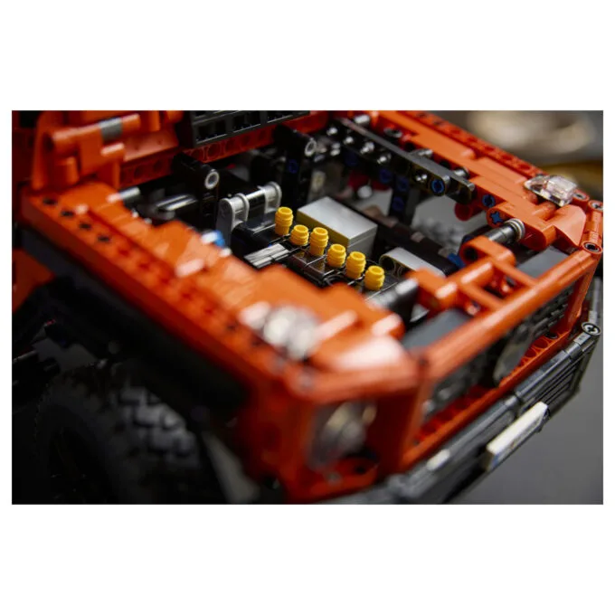 LEGO Technic Mercedes-Benz G500 Professional Line 42177 — image 15