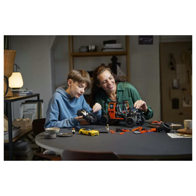 LEGO Technic Mercedes-Benz G500 Professional Line 42177 — image 18