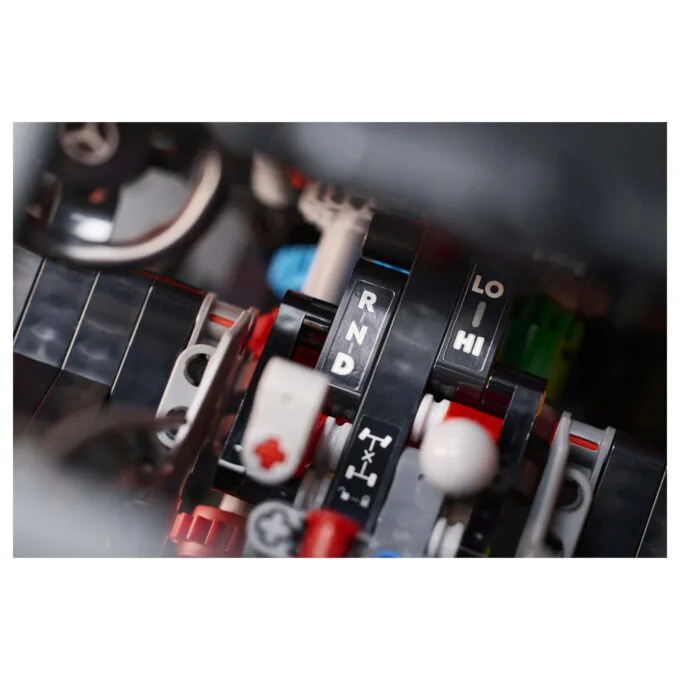LEGO Technic Mercedes-Benz G500 Professional Line 42177 — image 21