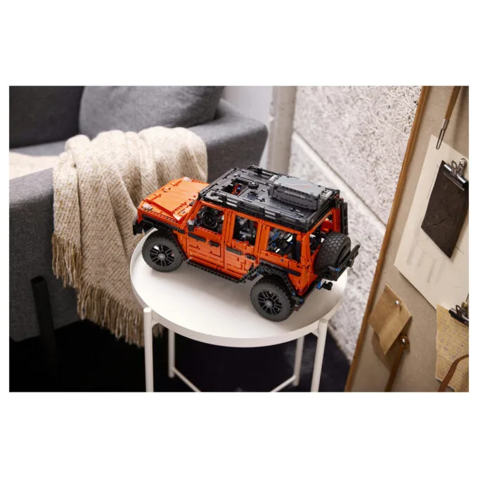 LEGO Technic Mercedes-Benz G500 Professional Line 42177 — image 25