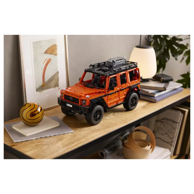 LEGO Technic Mercedes-Benz G500 Professional Line 42177 — image 27