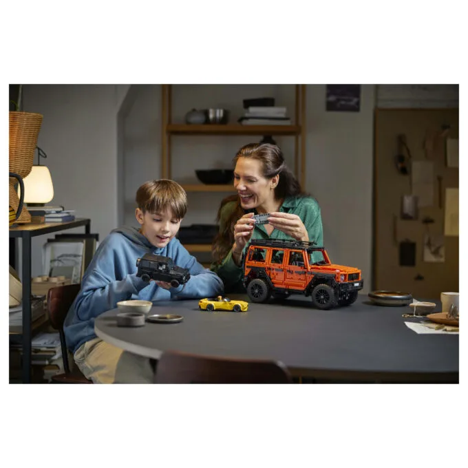 LEGO Technic Mercedes-Benz G500 Professional Line 42177 — image 34