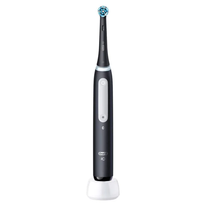 Oral-B iO Series 4 Matt Black mit Reiseetui — image 3