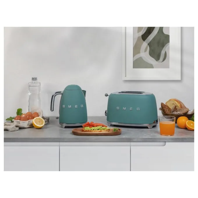 SMEG KLF03EGMEU Wasserkocher Smaragdgrün, sthetik im Stil der 50er Jahre — image 17