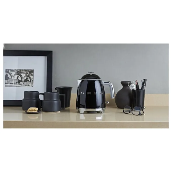 SMEG KLF05BLEU Mini Wasserkocher Schwarz — image 14