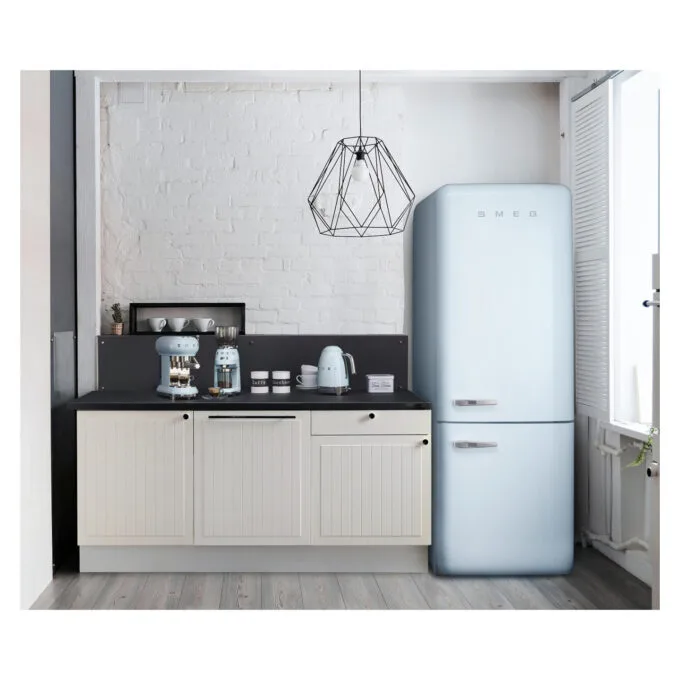 SMEG Wasserkocher 50s Style KLF04PBEU. Pastellblau — image 10