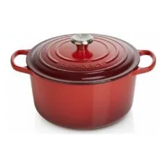 Le Creuset Signature roaster around 24 cm red