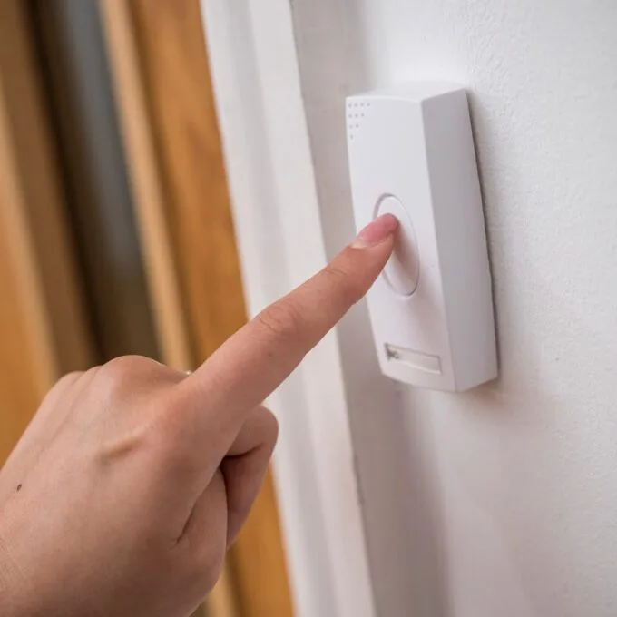 Mercury DB300 Wireless DoorBell Plug-in & Plug-Through 350.300UK — image 3