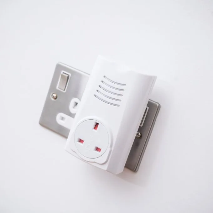 Mercury DB300 Wireless DoorBell Plug-in & Plug-Through 350.300UK — image 4