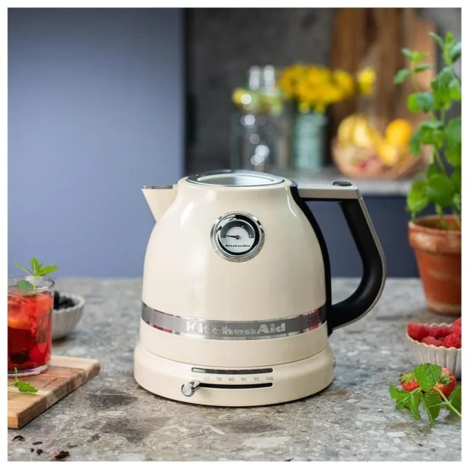 KitchenAid Artisan 5KEK1522EC creamy — image 5