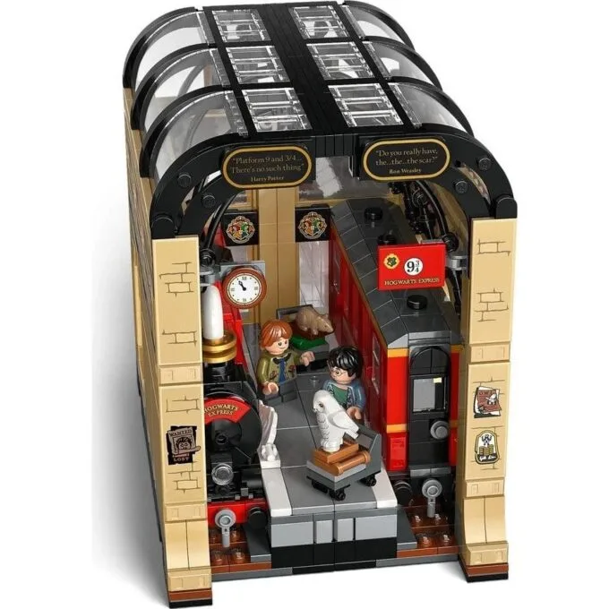 LEGO Harry Potter 76450 Book Nook: The Hogwart Express — image 3