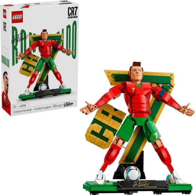 LEGO Editions Sports 43016 Cristiano Ronaldo — a football legend — image 1