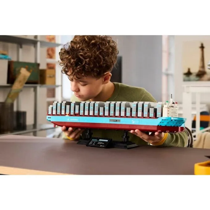 LEGO 40955 Container with Dual-Fuel Maersk Drive — image 11