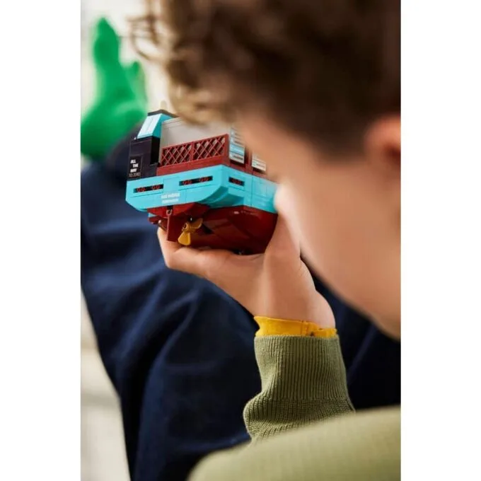 LEGO 40955 Container with Dual-Fuel Maersk Drive — image 15