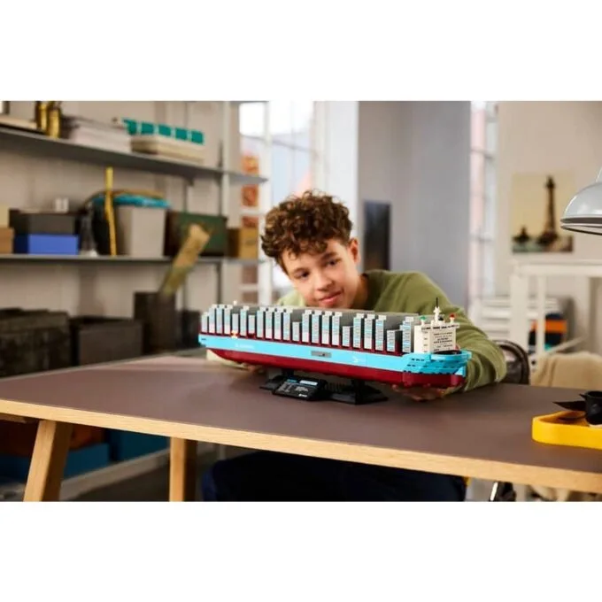 LEGO 40955 Container with Dual-Fuel Maersk Drive — image 9