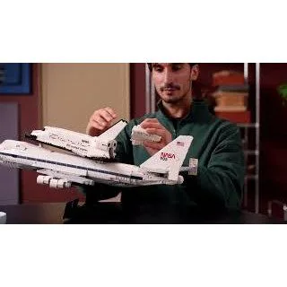 LEGO Icons 10360 Shuttle Carrier — image 1