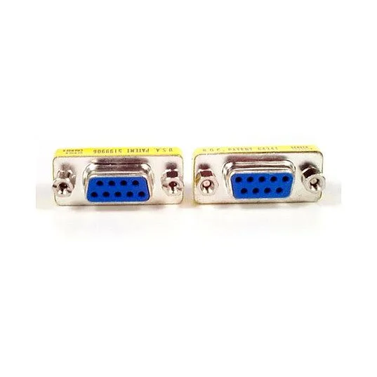 StarTech.com Slimline Gender Changer DB9F to DB9F — image 1